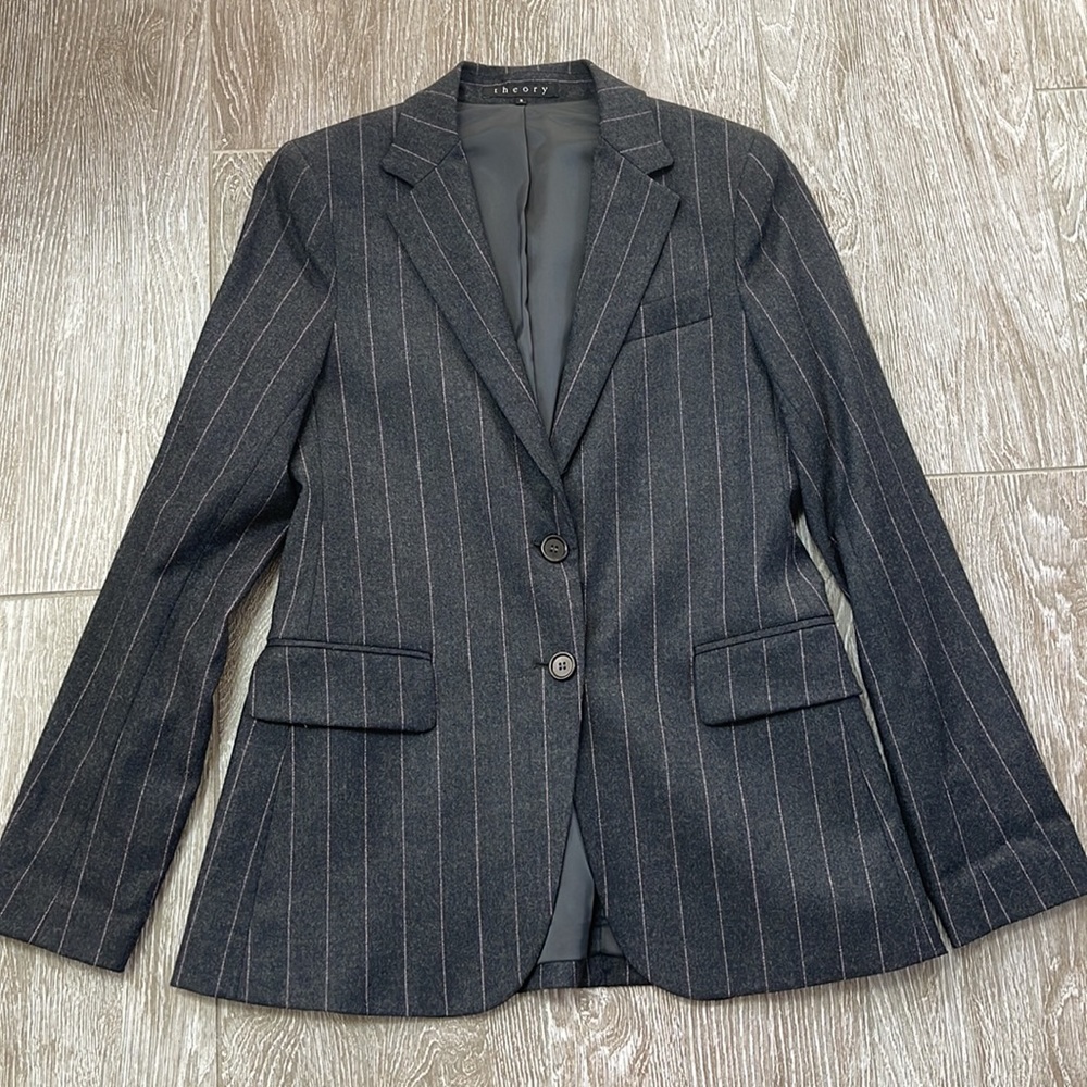 NWOT THEORY BLAZER FOR WOMEN,GREY , WOOL, SZ 6
